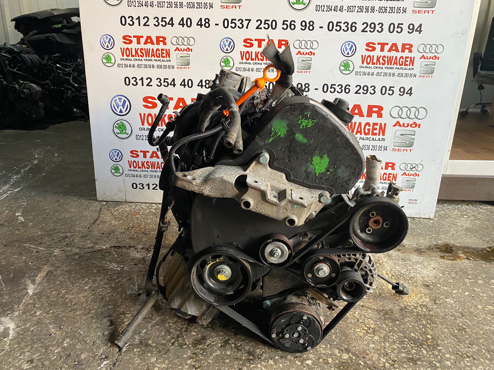 1.6 16valf azd/bcb kodlu çıkma motor komple orjinal azd/bcb motor ve parçaları elimizde mevcuttur her ile ilçeye aynı gün kargo star Volkswagen çıkma parça